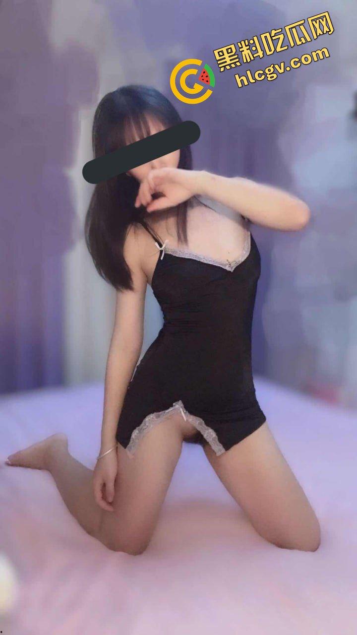 抖音:网瘾少女贱货母狗『王怡馨』98年模特身材 与土豪大哥玩3P 独家曝光流出！-8