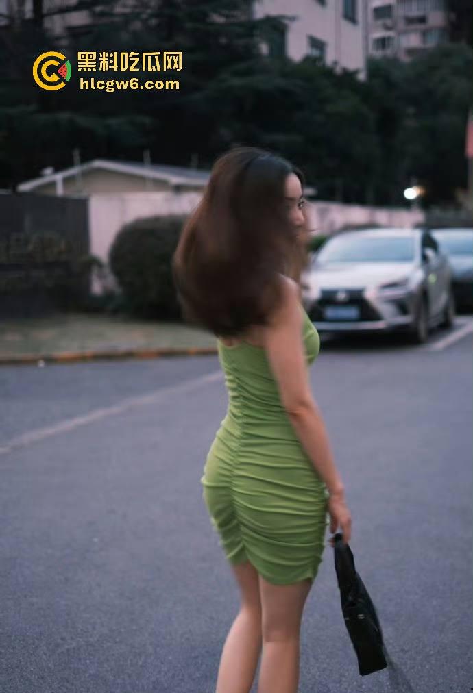 LOL主持人【余霜】疑似约炮视频流出！管泽元夺妻之仇不共戴天 极品身材一览无遗。-14