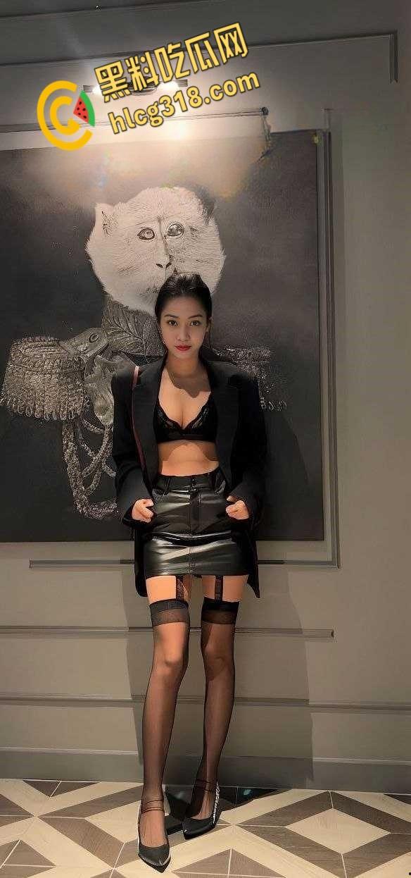 湖南财经学院御姐刘珂欣,校园公交车,颜射后入抽插疯狂吸精,还有吞精癖好真是小母狗一条!-1