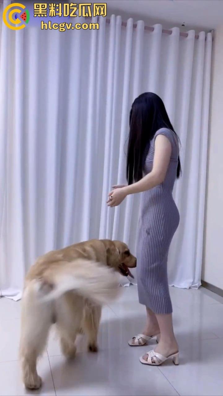 抖音小姐姐【香香公主】给科普兽交注意事项 每天都在和金毛上演人兽配!-8