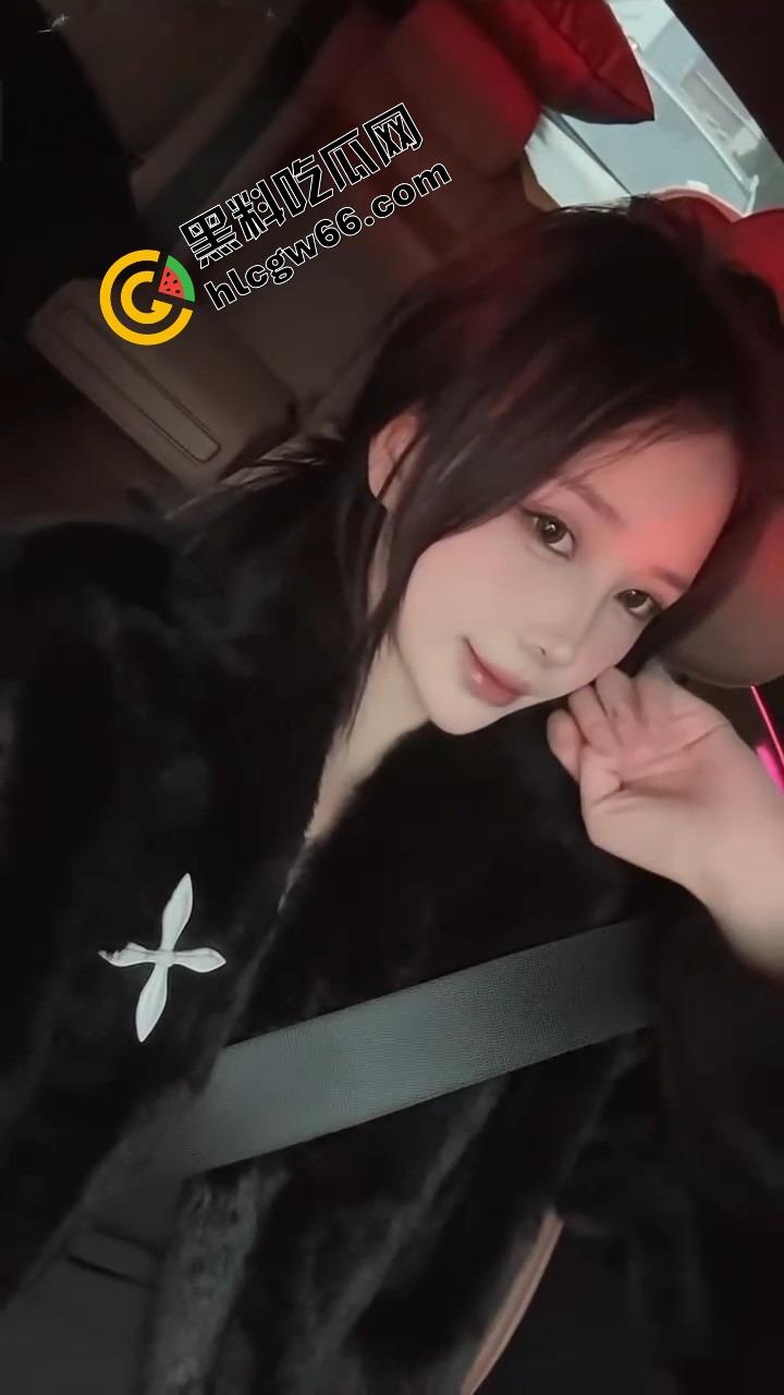 武汉王者女神【毛安琪】线下成鸡,王者上分换操一炮1500,小穴蹭几下就流水,果然游戏打得骚逼也松!-9