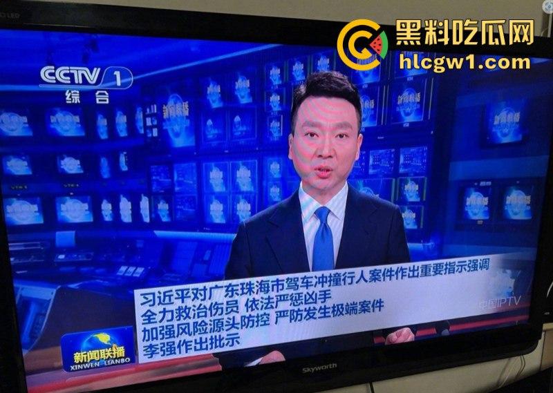 广东珠海体育场一男子突然发狂开车冲撞众人 多人惨遭碾压 血腥现场视频流出 死了一大片？-5