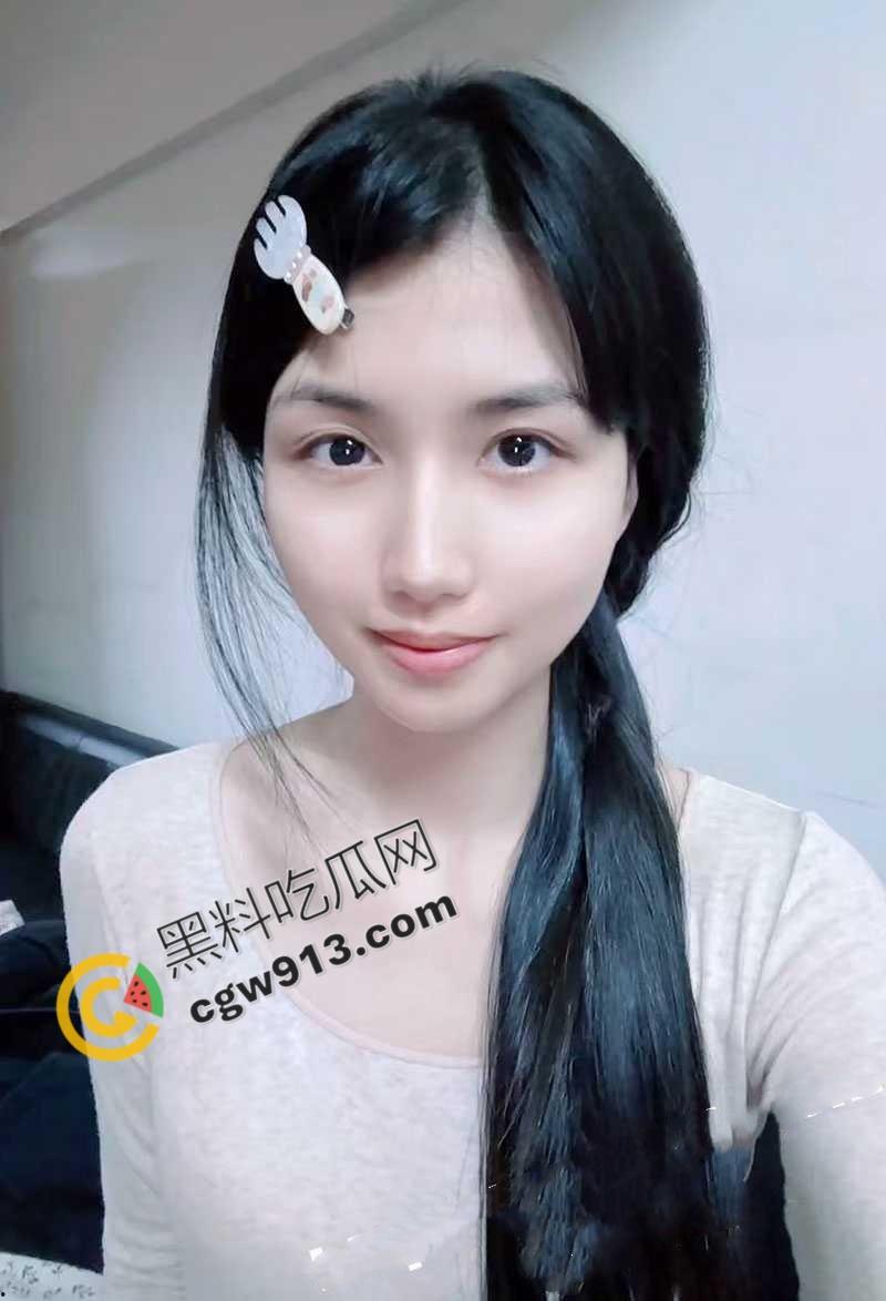 上海美女学霸李思怡的淫乱私生活！背着男友约炮，被大屌炮友狂抽粉嫩小穴，淫靡至极-1