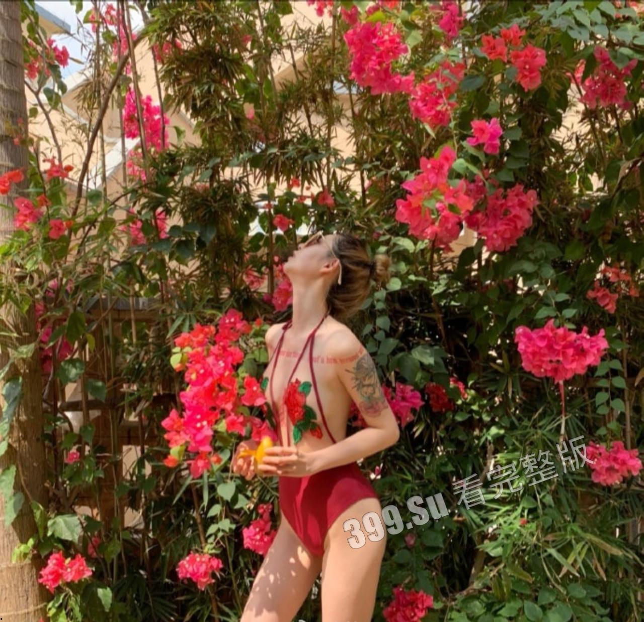 网红界顶流 痞幼 大红前拍的擦边照 合集 105P-7