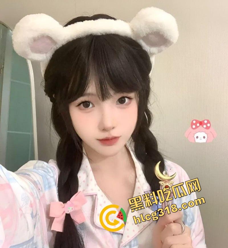 重庆极品外围女『张冉冉』颜值高得像天仙，身材辣到犯规，全国飞来飞去接客，一晚两三单照样嗨翻天！-4