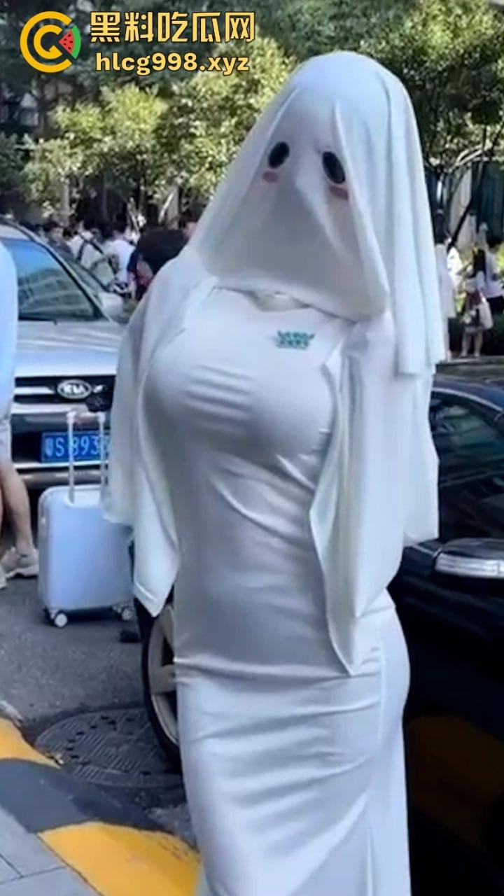 情趣内衣网红【杏子夫人】漫展大秀S型身材  被扒出高级鸡身份？-5