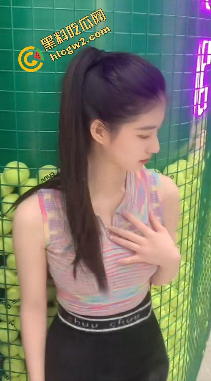 武汉音乐学院反差婊大四网红『煜佳是我』早期与校内富哥酒店激情骑乘!独家曝光流出!-2