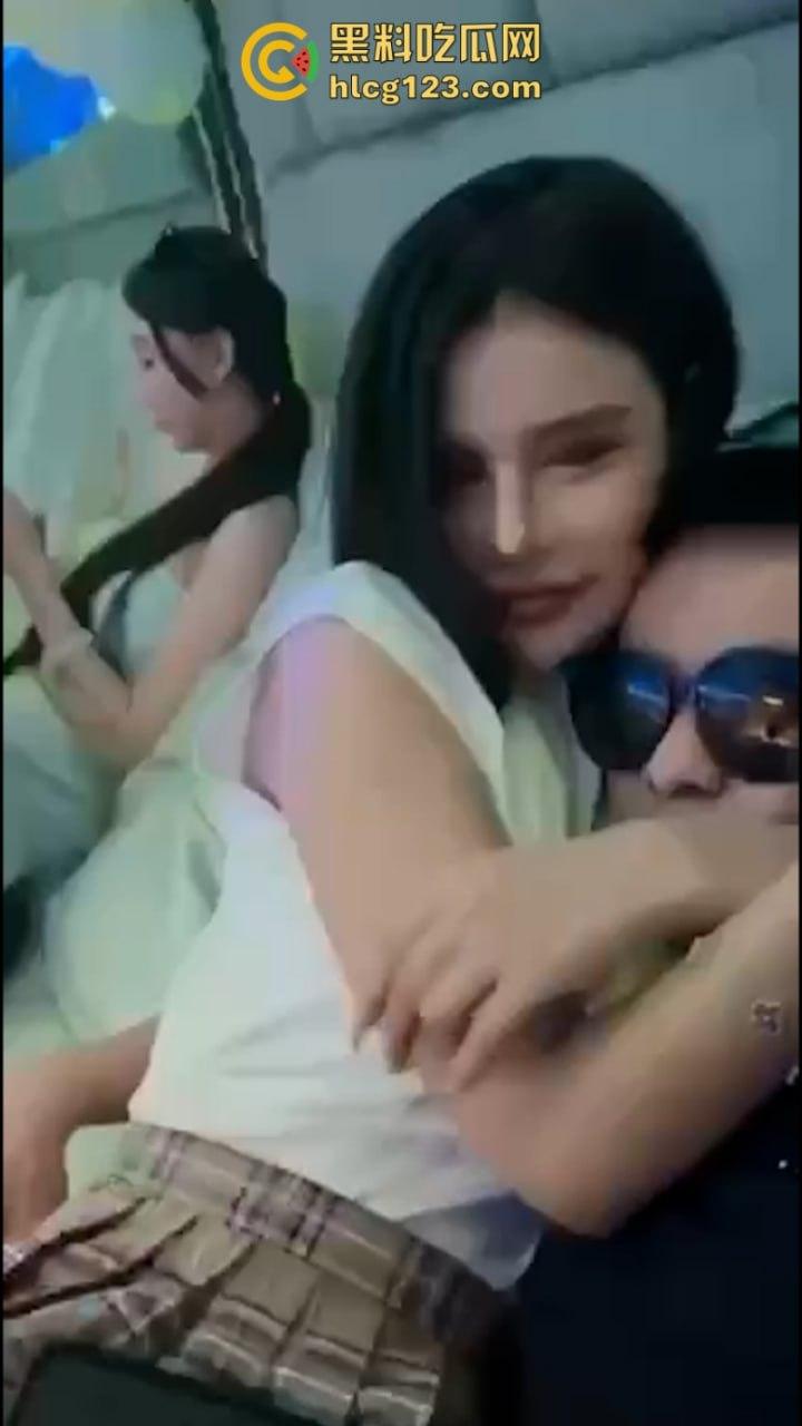 “再也不吃鸡巴了！”陪酒妹深夜出台被玩吐  同情又想笑 妹子有点可怜了-3