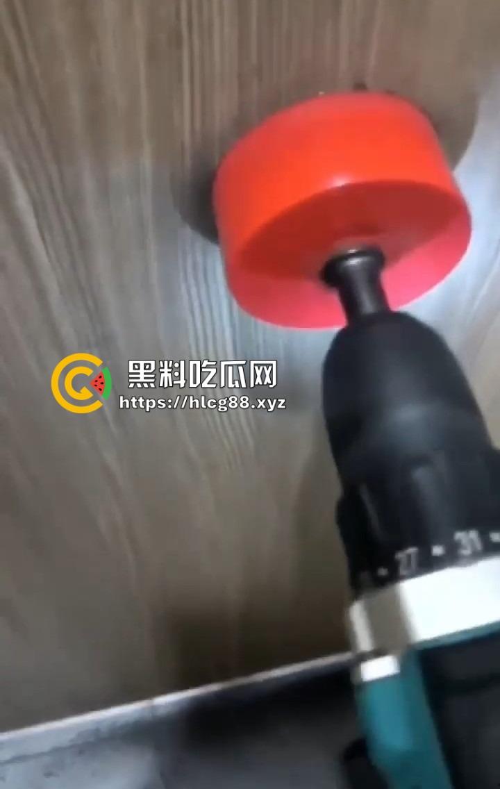 宁波万象城鸟洞事件，群友挖洞被抓，赔7000补窟窿，原来厕所鸟洞是他妈的专业户挖的！-3