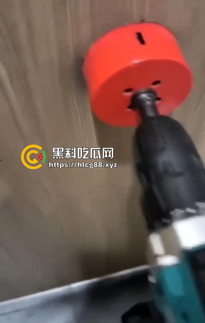 宁波万象城鸟洞事件，群友挖洞被抓，赔7000补窟窿，原来厕所鸟洞是他妈的专业户挖的！-4