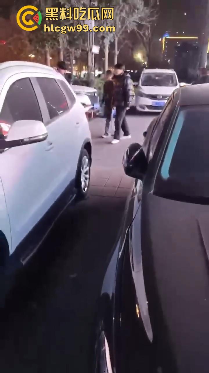 趁好兄弟出差深夜约其女友吃火锅,不料兄弟当场对质,出个差家给偷了!-6