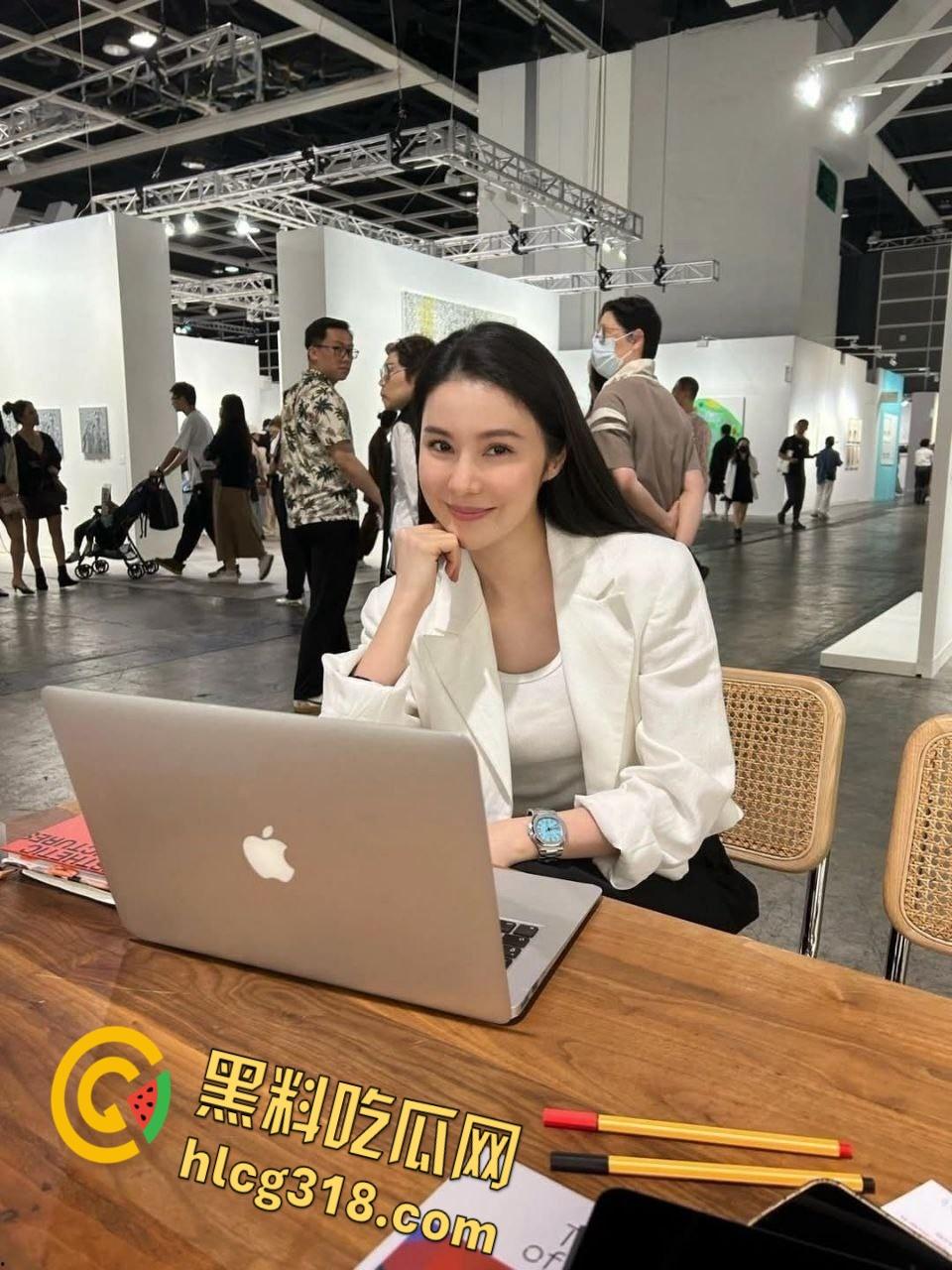 香港中文大学气质御姐【郭碧乐】,毕业后高管白领寂寞自拍,美乳大长腿主动女上尽显完美身材 !-4