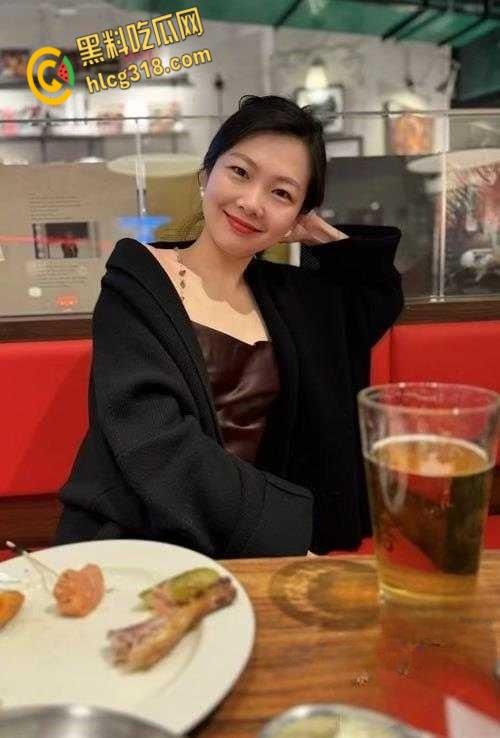 山东航空少妇【王萱】就爱偷情出轨,老公不在家就与男同事偷情,情趣黑丝口珠样样少不了!-3