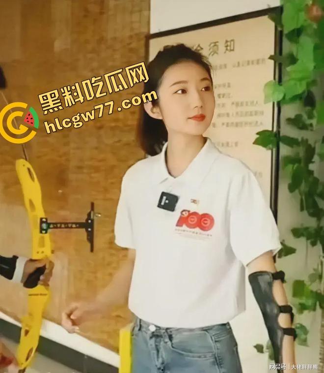 女神教师夜堕教导主任胯下！化身骚货母狗被爆操到淫水喷泉，奶子大得要给主任吃奶！-1