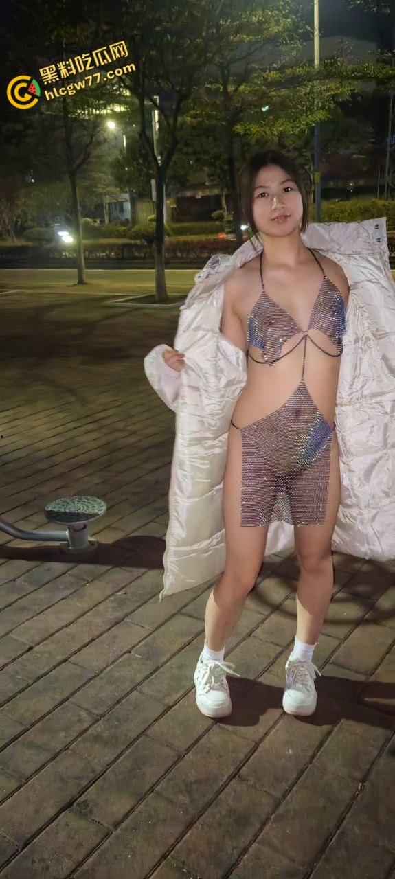 珠海幼师【刘欢欢】，野外露出粉鲍群P，SM调教淫叫震天，只为完成主人的任务!-7