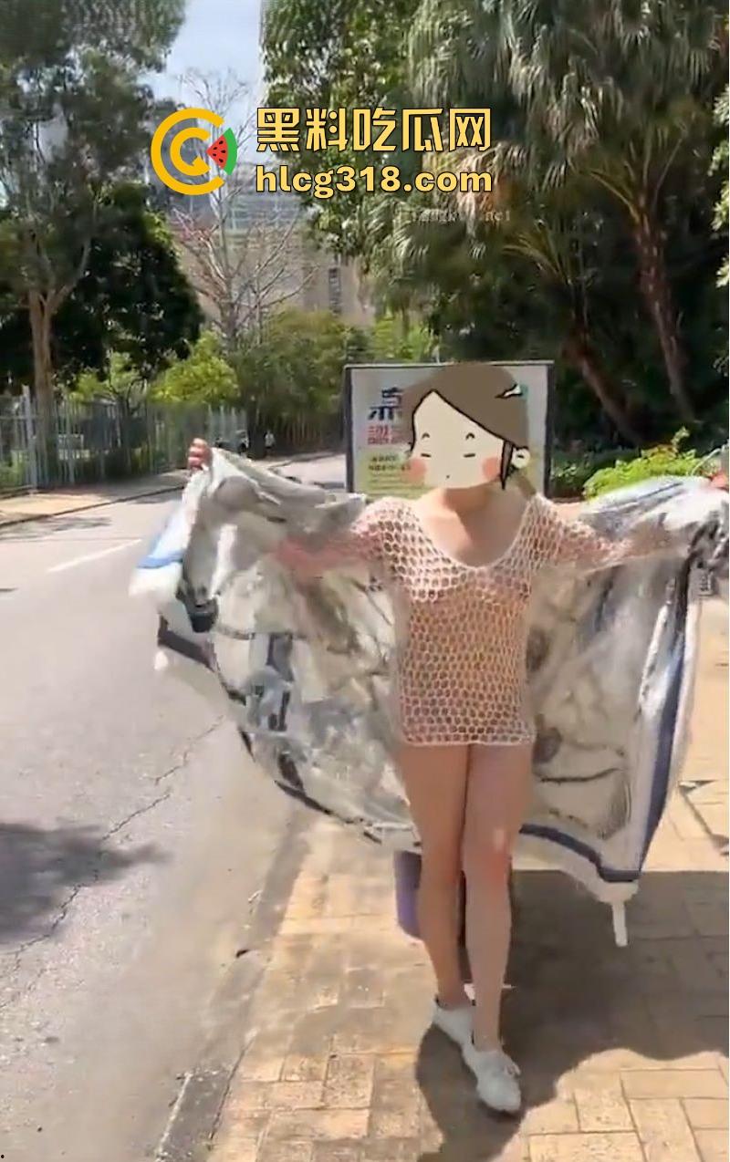 香港大学女神【尹理文】清纯学妹反差露出,各种场合放飞自我,全裸秀身材,即大胆又性感!-4