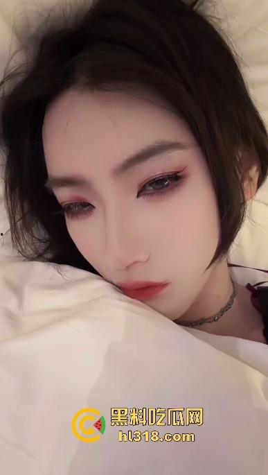 猎奇重口系列!受虐型TS媚娘炮击虐屌自慰,高频狂压睾丸,压得白浆都流出来了!看着都蛋疼!-1