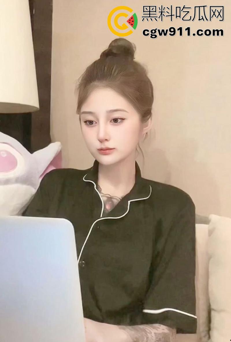 高端外围女被探花曝光，结果瓜友投稿，竟真实遇到嫖到了，妹子始终不知道，自己竟被挂在了网上，知道后一脸震惊！-4