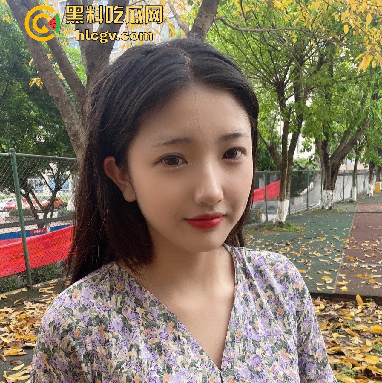 重庆航天职业技术学院班花『黄欣弦』被玩弄调教视频流出！敏感体质高潮痉挛，淫叫不断直呼受不了！-1