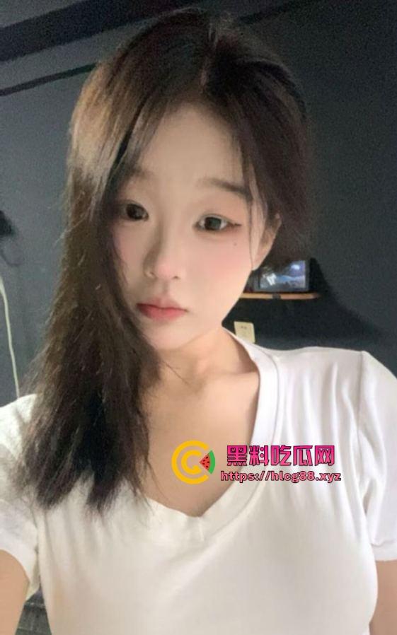 东莞职校浪娃『余欣』07年嫩洞被操开,挖墙脚抢来操翻天,三月同居周周捅洞内射,打胎后逼松得夹不住!-1