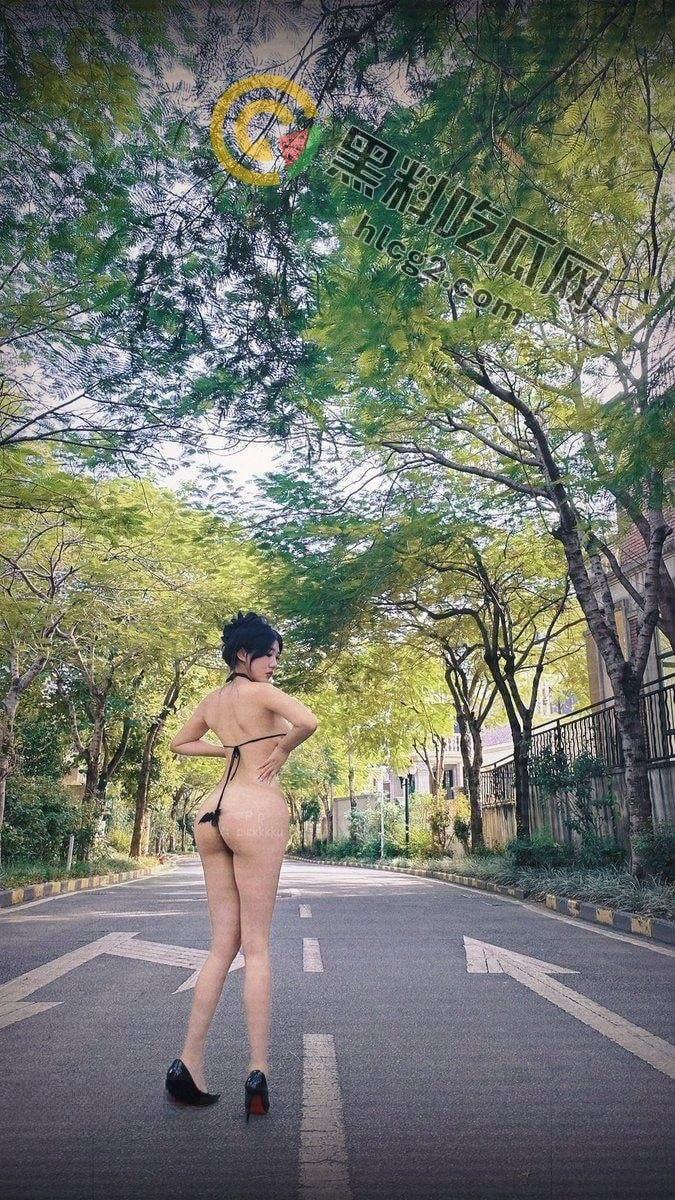 美女大尺度玩露出,飞机上露出自,户外放飞自我刺激无限!-5