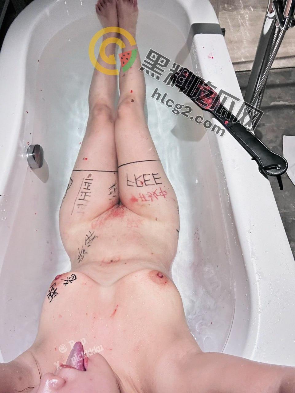 美女大尺度玩露出,飞机上露出自,户外放飞自我刺激无限!-7