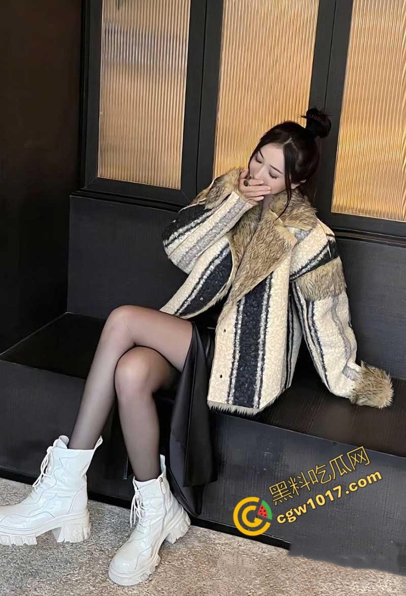 成都长腿御姐【张曦文】私密约炮视频曝光:T台女神化身淫娃荡妇,女上位骑乘金主大屌,淫穴喷张遭全网围观!-5