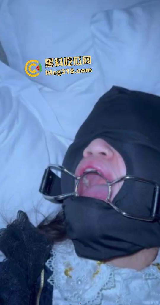 杭州萝莉出轨约炮！骚穴被情人灌醉内射，嘴巴用器具打开，大腿画“正”字，这是标记被操了多少次？-5