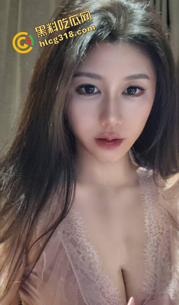 攻速拉满无套干,精神小妹屁股花纹身全程在线,玩3P不带套,说乳胶过敏只是想要被生插!-4