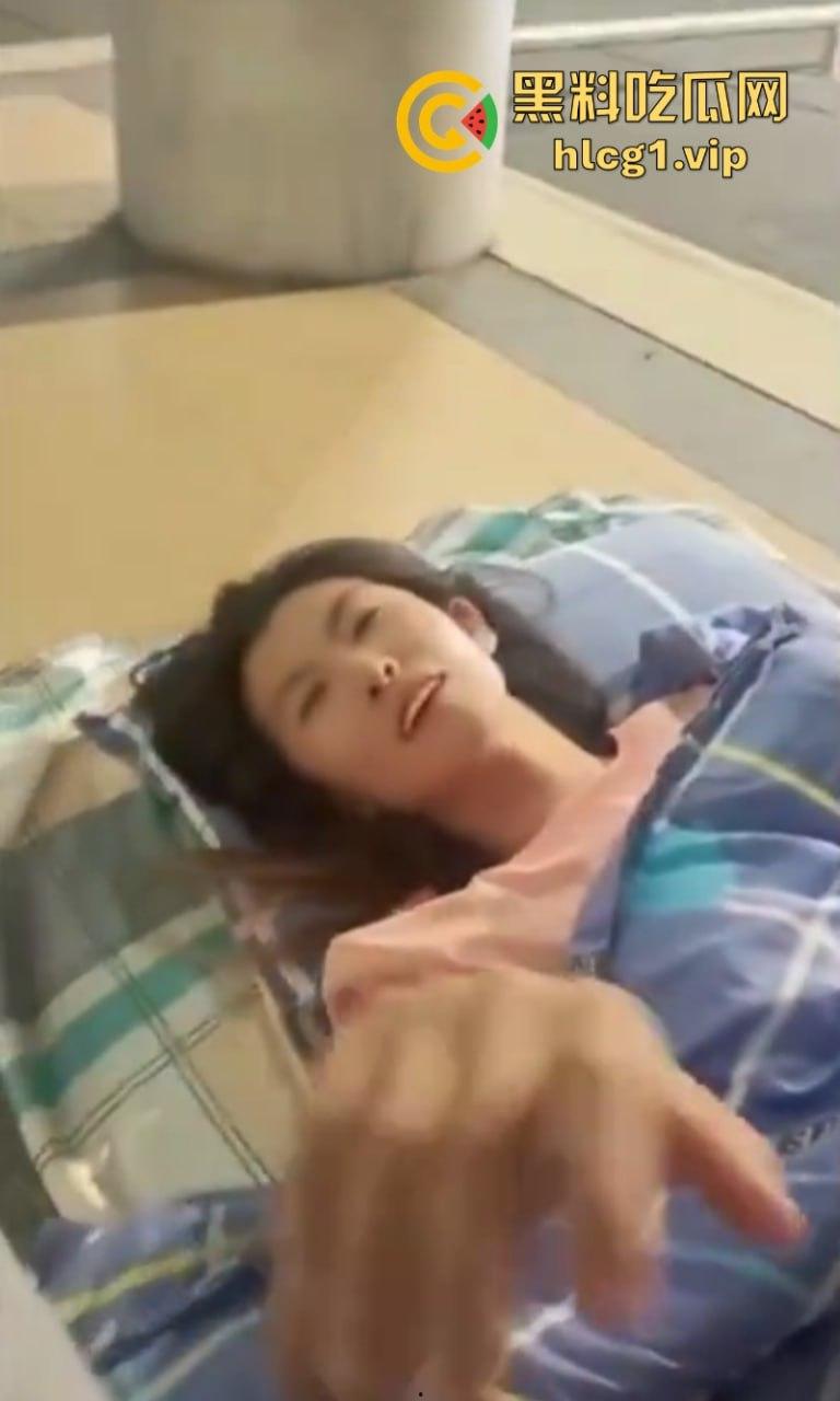 三和女大神差点没有饿死在深圳!博主“涛哥”采访了一位露宿街头的女大神!-7