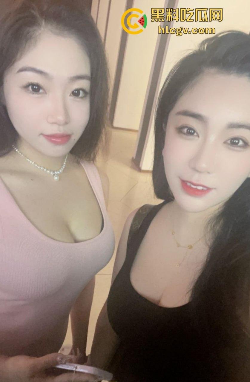 上海极品母女双飞共侍！5000搞定少儿主持人和舞蹈生女儿，母女同吃一根鸡巴，贵但绝对够骚！-1