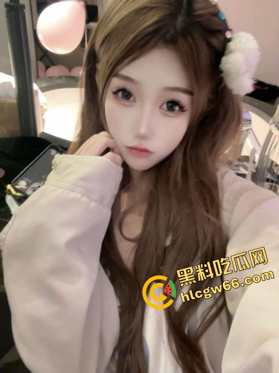 北京哥们约炮三连吃疯了,一人干仨,08嫩妹当糖吃,大学生当饭吃,熟女当夜宵,全员长得正6得起飞!-3