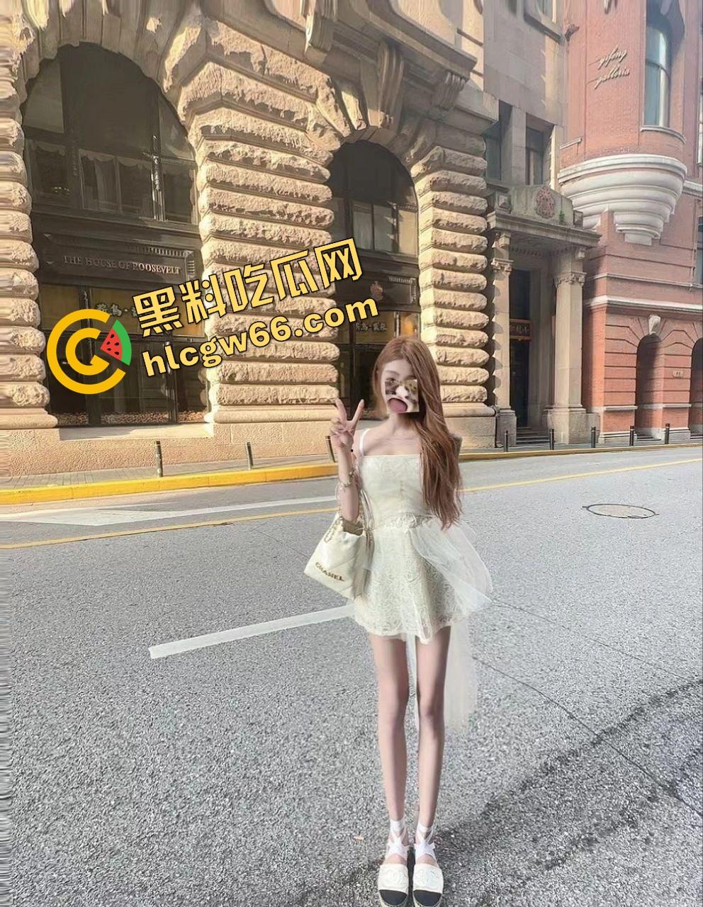 北京哥们约炮三连吃疯了,一人干仨,08嫩妹当糖吃,大学生当饭吃,熟女当夜宵,全员长得正6得起飞!-5