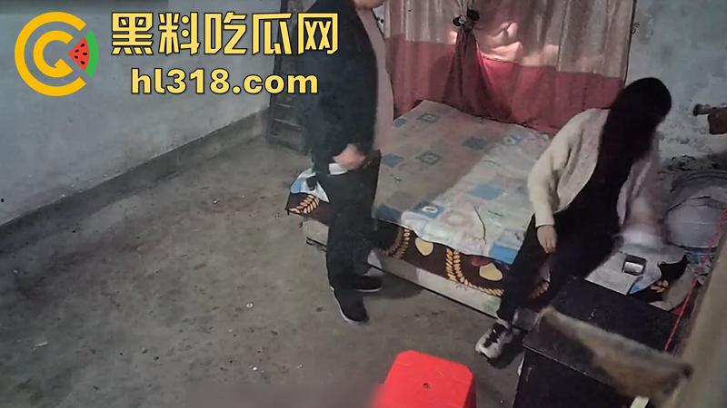 站街女遇到秒男，室内监控偷拍100元性爱体验，几十秒结束战斗，这哥们的速度纯属浪费钱啊！-2