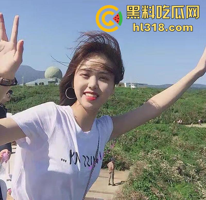 神似王祖贤的校花女神，身材极品大长腿白嫩诱人，被老司机学长拿下，酒店露脸啪啪无套内射！-2