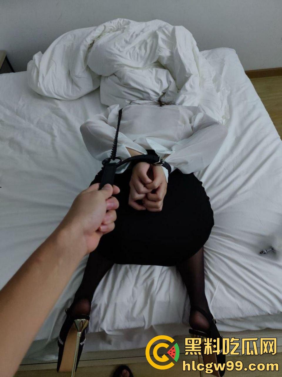 重庆OL女职员【林薇俞】职场精英变主人的反差母狗,露脸调教照疯传,骚货反差是玩的明明白白!-15