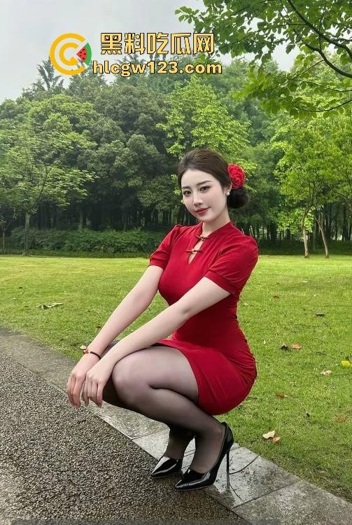 抖音高颜值网红【豆豆红儿】极品身材爆乳骚婊 酒店伺候金主爸爸 被疯狂后入爆操 做爱视频流出！-5