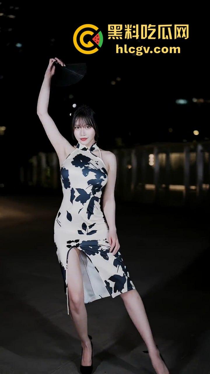 抖音13万粉网红【芋泥丸紫】翻车!停更背后竟是大哥定制跑车刷礼大尺度自慰曝光!-1