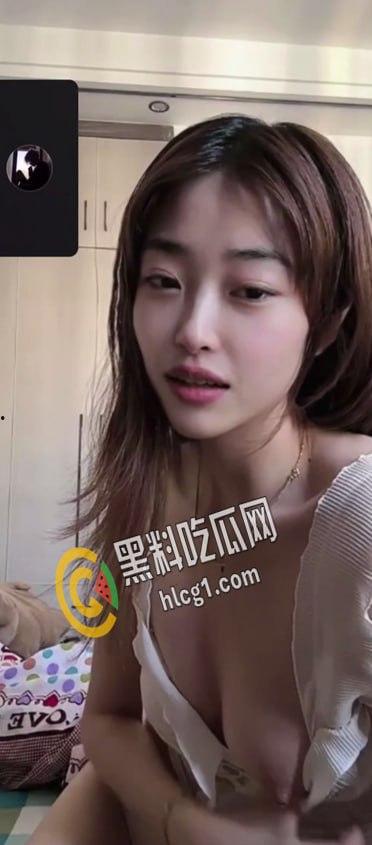 超高颜值大一女友和男朋友的裸聊视频流出，看着太刺激了吧，粉粉嫩嫩的巨乳这么骚-7