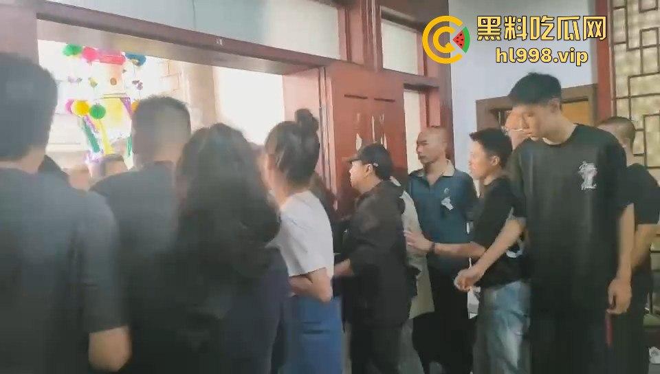 德宏芒市渣男出轨逼死正妻!小三嚣张至极不亏是婊子养的,老公连伤心都没有!-17