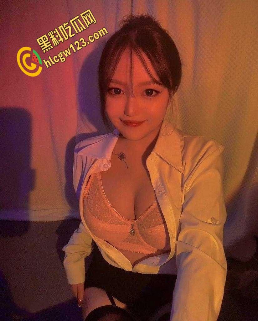 性感免女郎在线发骚，微胖天花板极品馒头逼，分手后被渣男无情曝光 !-3