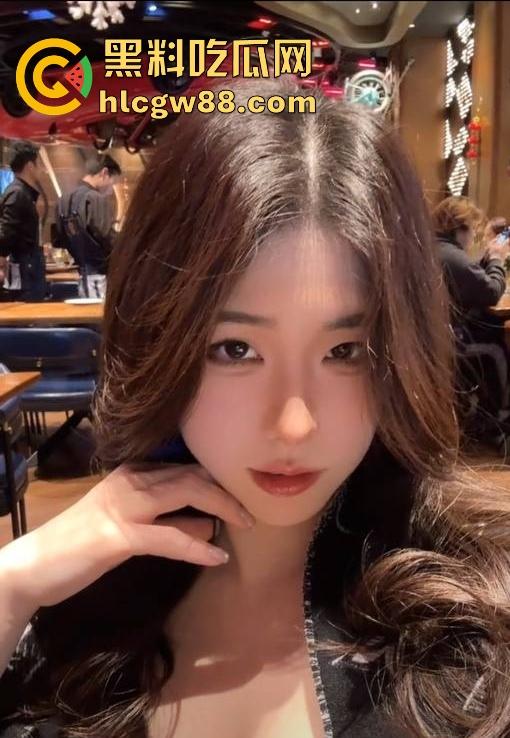 抖音极品高颜值网红【百利甜甜】黑丝学生装 露脸自慰 高级粉丝群福利大放送 先射为敬！-10