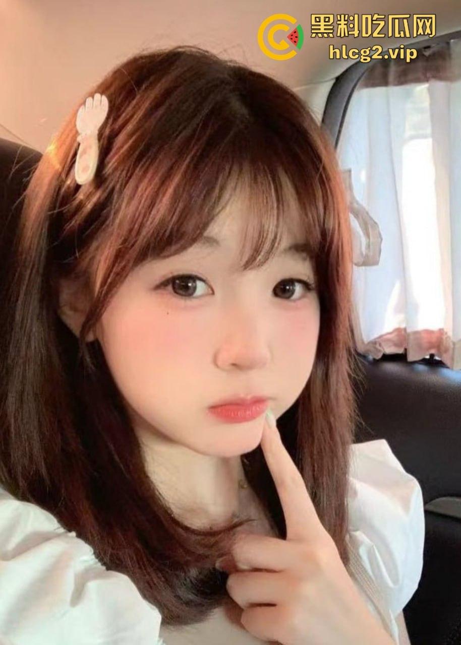 白虎嫩妹林维欣被男友后入爆操!蜜汁呻吟配合狂野抽插,微肉感身材太骚了!-4