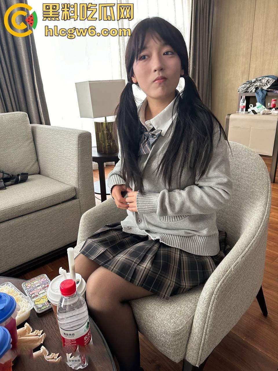 私房圈教父4P调教大一清纯学妹!从傻白甜到性奴母狗全程直播 初调教就骚到骨子里 全程榨干教父 母狗潜质炸裂!-14