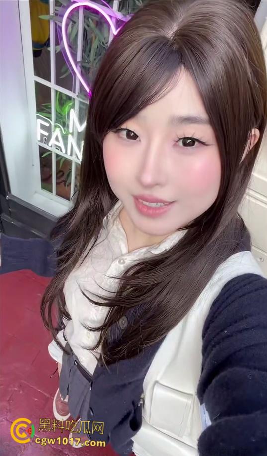 推特高颜女神【噗噗】,宜家停车场车内争吵瞬间变车震,被按倒口交足交,猛干白虎蜜穴阿黑颜高潮 !-2