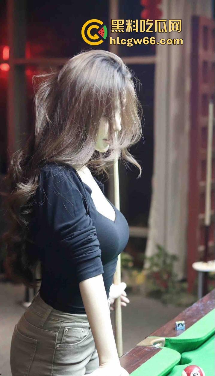 这风骚少妇是真疯了，口交深喉到根，吞精无压力，颜射还主动张嘴笑，熟女界的天花板非她莫属！-3