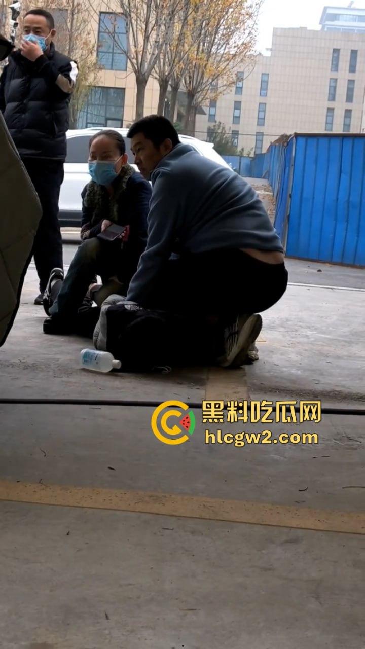 山东淄博小伙偷宝马车被车主发现当街扣押 年纪轻轻就在警局记录在册了-4