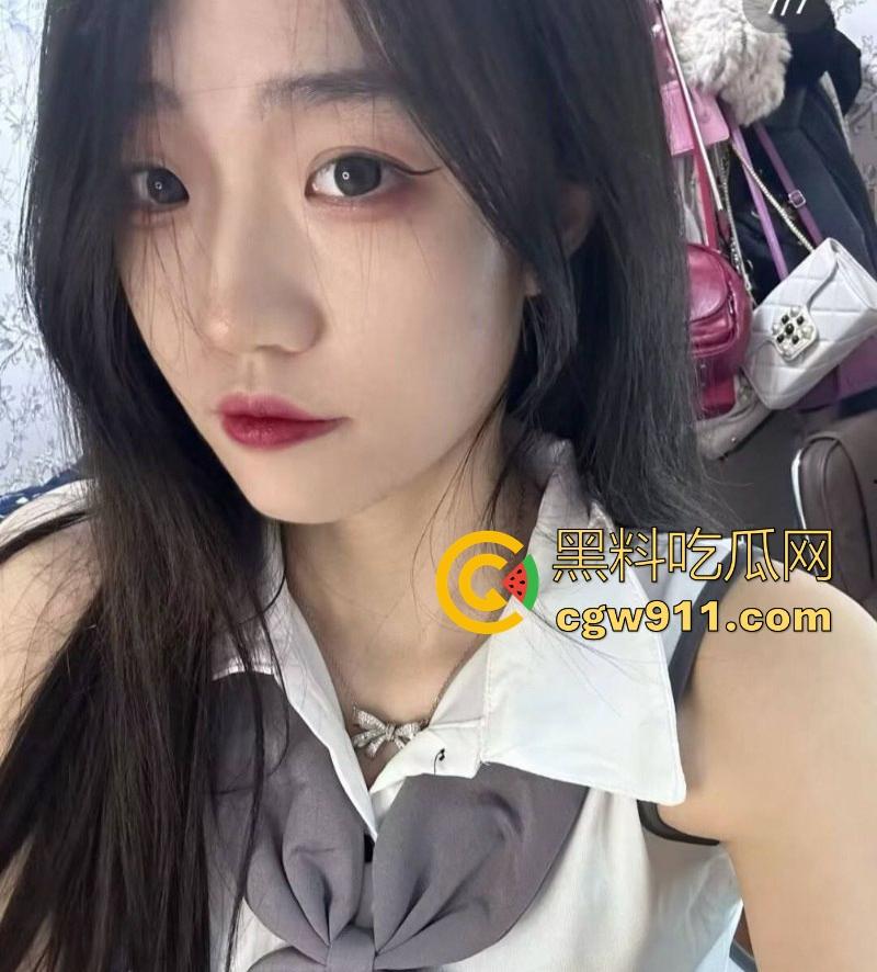 抖音擦边网红【吴希诺】与榜一金主约炮,口交深喉手指扣穴,抬腿猛操跳蛋震阴蒂,十分反差!-2