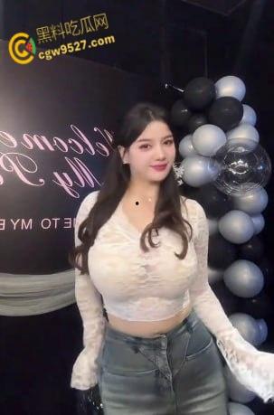 抖音网红【赫本】，和金主金主一对一裸聊，疯狂抚摸傲人巨乳，活像渴望鸡巴的母狗 !-3