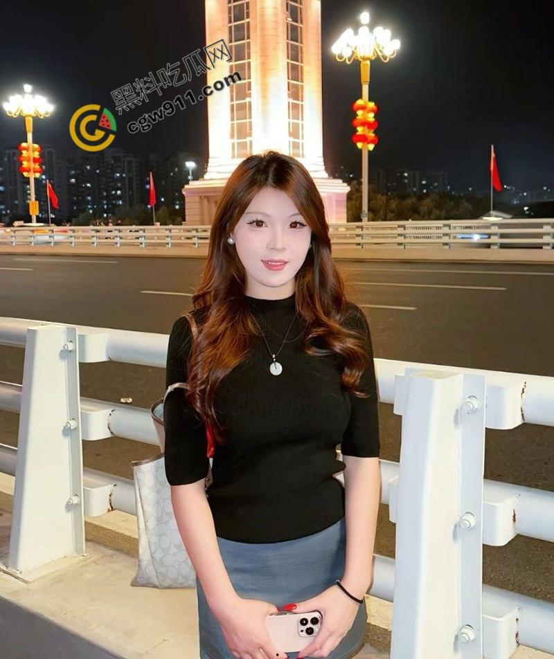 山东济宁骚母狗【张茹蔺】与男友性爱视频流出，肉体性感妖娆，深喉口交汁水狂喷，多姿势淫欢血脉喷张！-1